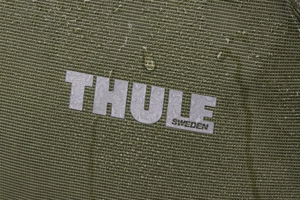 Thule Paramount brašna cez plece 2 l PARACB3102 - zelená – Obrázok 11