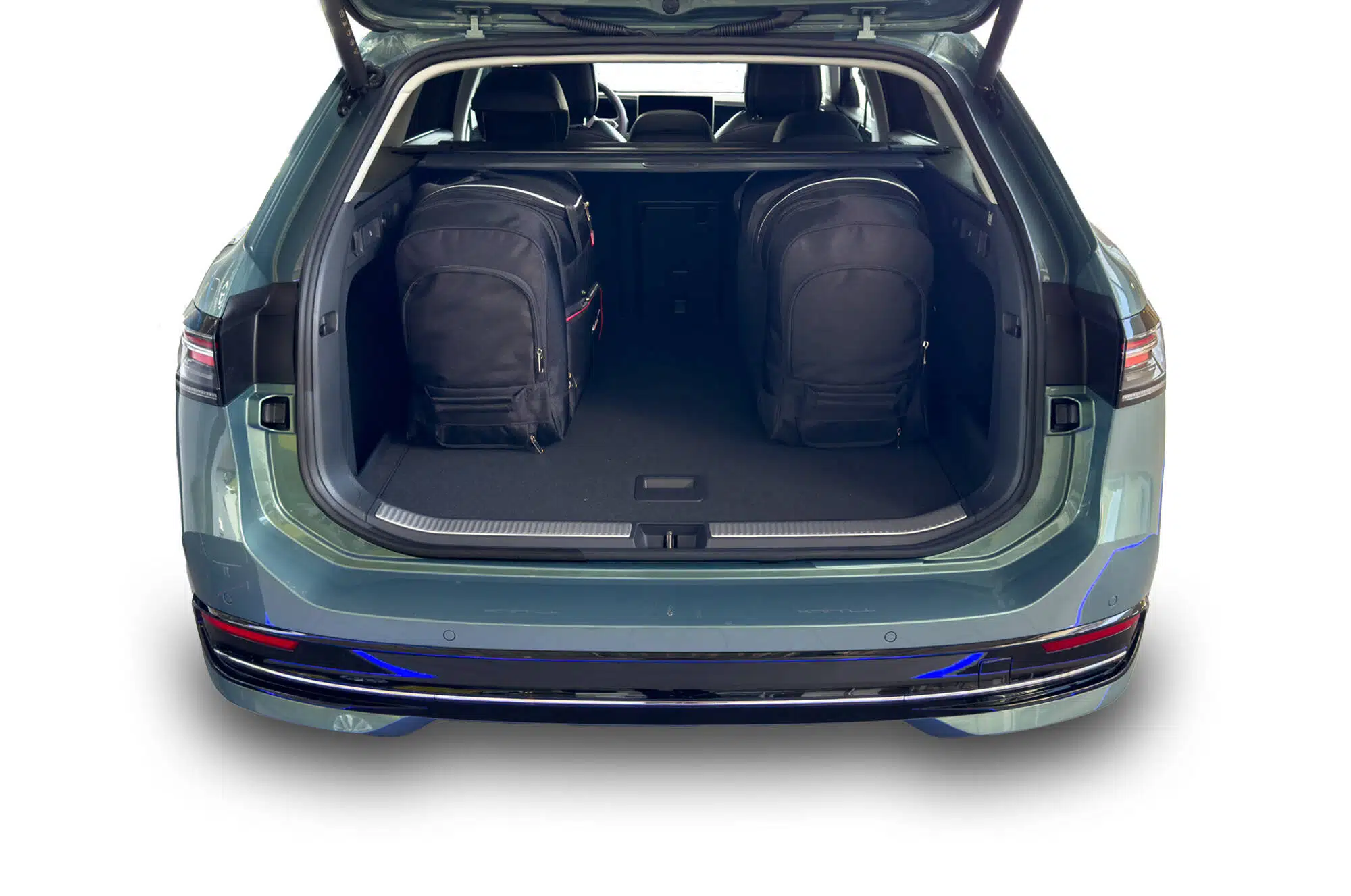 VW PASSAT VARIANT MHEV 2023+ CAR BAGS SET 5 PCS – Obrázok 4