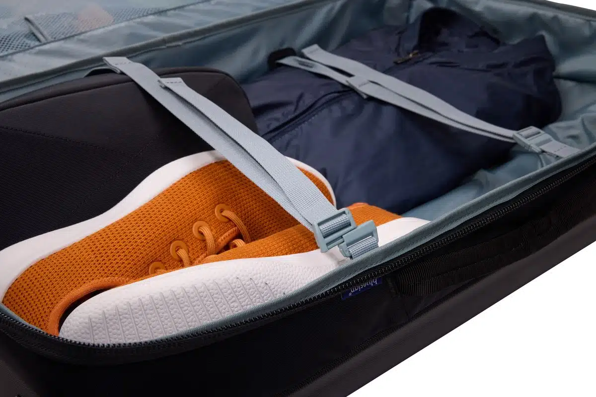 Thule Subterra 2 roller 90 l TSR490 - čierny – Obrázok 12