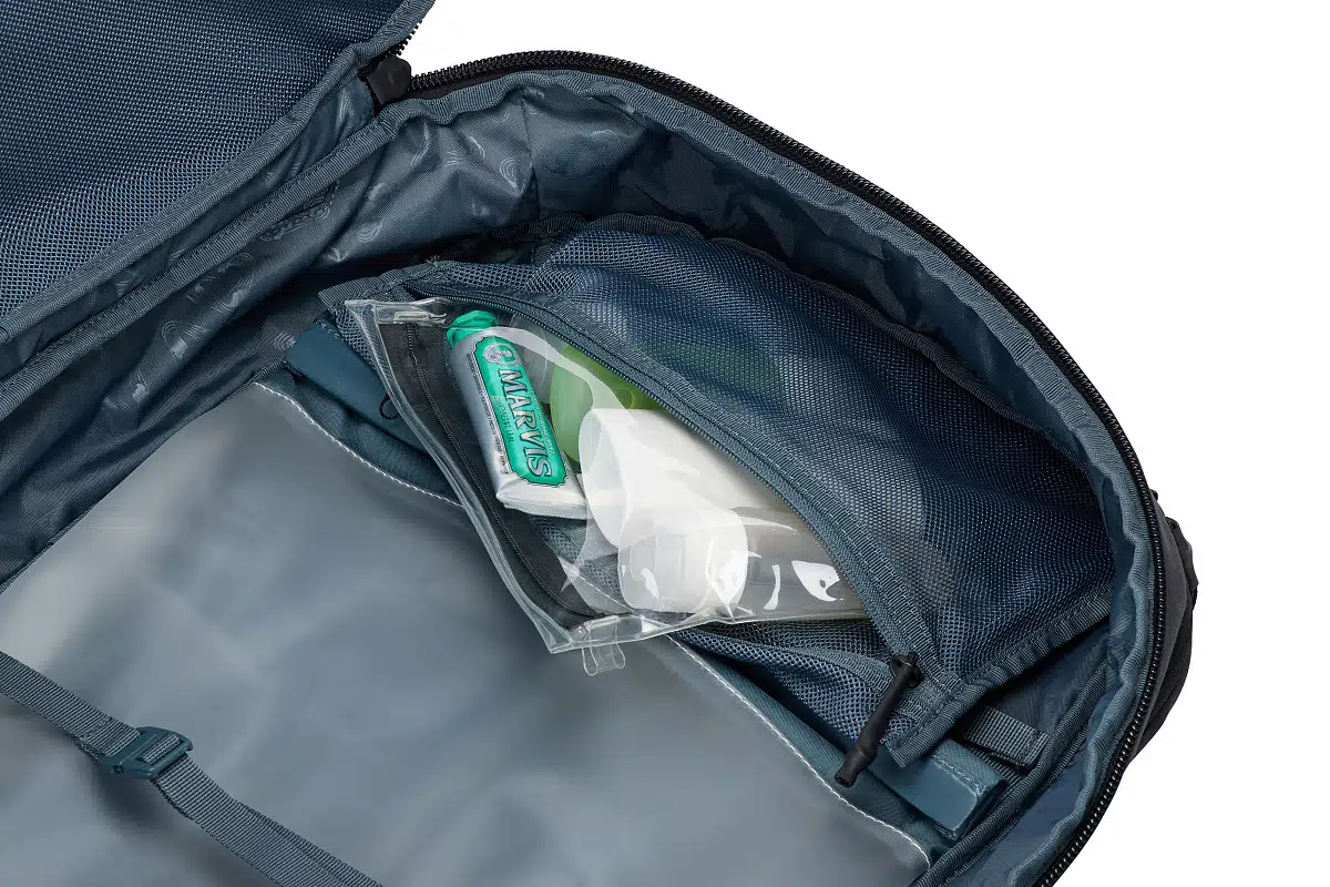 Thule Aion cestovný batoh 40 l TATB140 - čierny – Obrázok 7