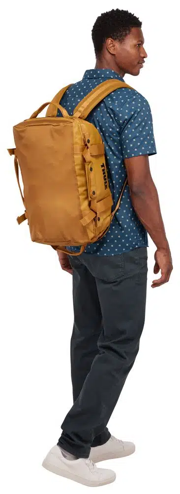 Thule Chasm S sportová taška 30 L TDSD301 - Golden Brown – Obrázok 5