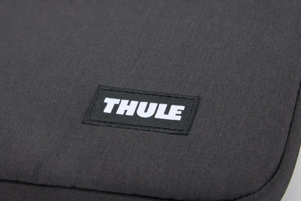 Thule Lithos puzdro pre MacBook Air 13" TLS113 - čierne – Obrázok 10