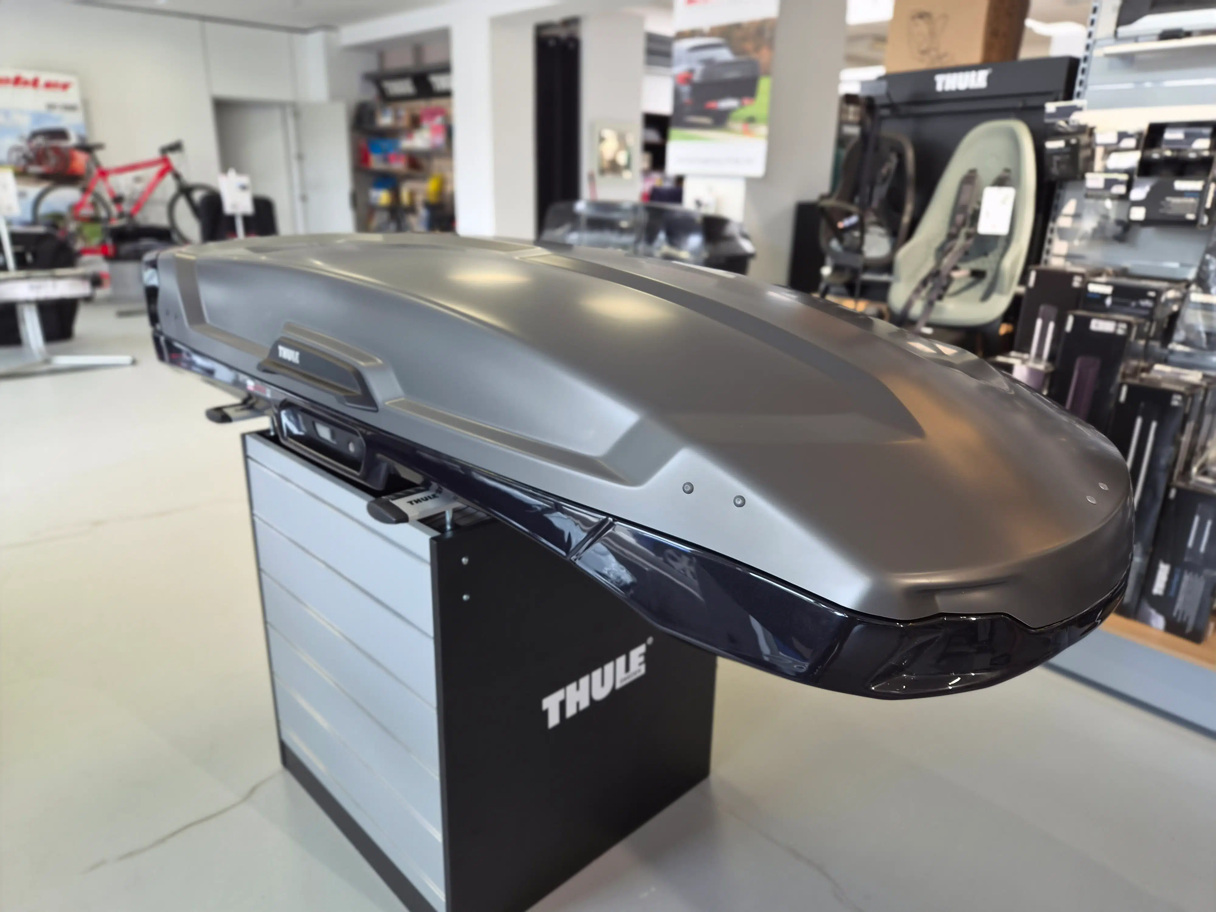 Thule Vector M Titán - používaný iba na reklamné účely (nezaťažovaný) 2020, len na osobný odber na predajni – Obrázok 3