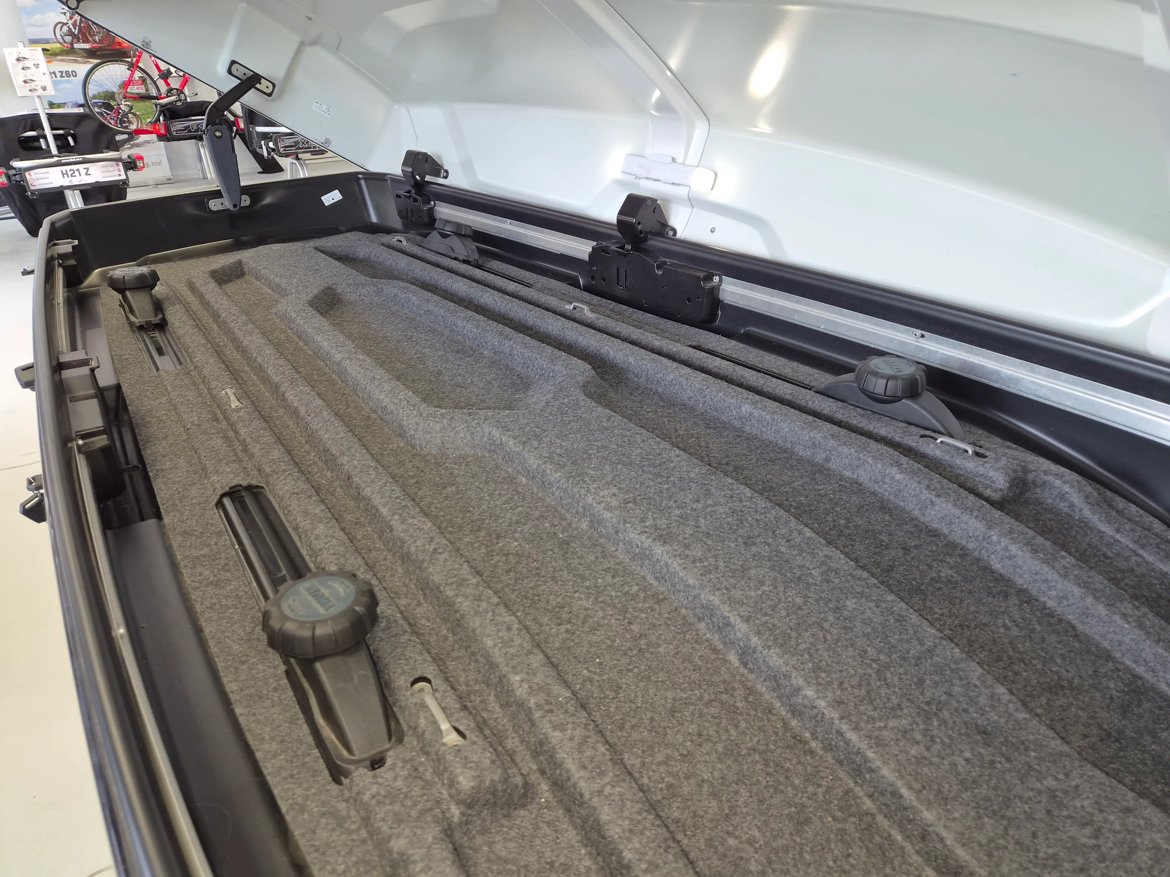 Thule Vector M Titán - používaný iba na reklamné účely (nezaťažovaný) 2020, len na osobný odber na predajni – Obrázok 8